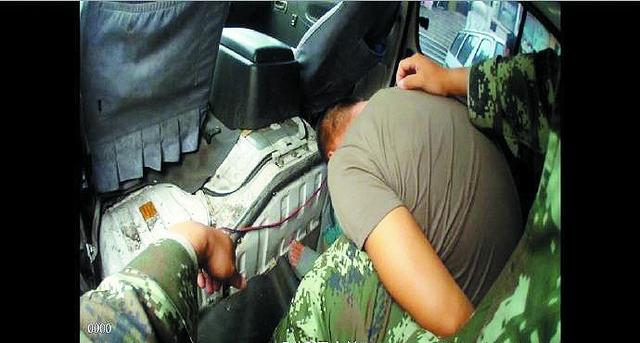 犯罪嫌疑人被控制。