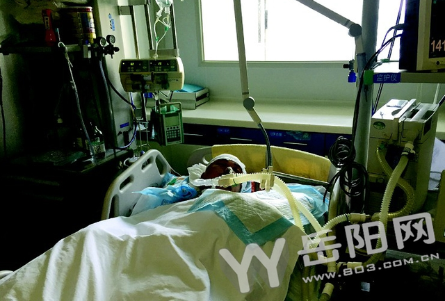 岳阳一男子遭离奇事故重伤昏迷 家属急寻目击者