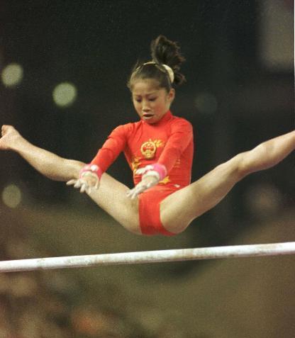 运动项目:体操  夺金瞬间:1992年8月1日巴塞罗那奥运会女子高低杠决赛