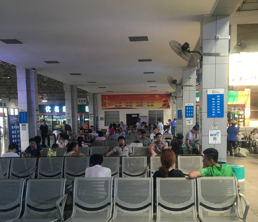 [长沙] 体验|火车站道歉了,长沙各汽车站候车热