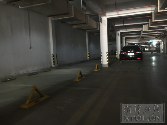 湘潭一小区地下停车位月租530元 业主称