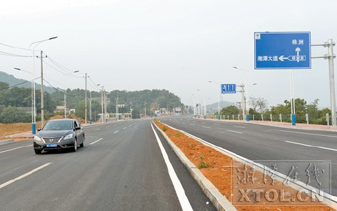 高新区板霞路即将全线通车（陈旭东 摄）