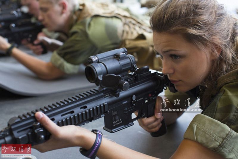 挪威男女兵混住一间寝室？当面换内衣