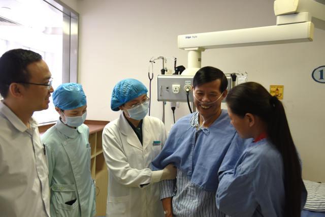 湘籍工人倒地 这位