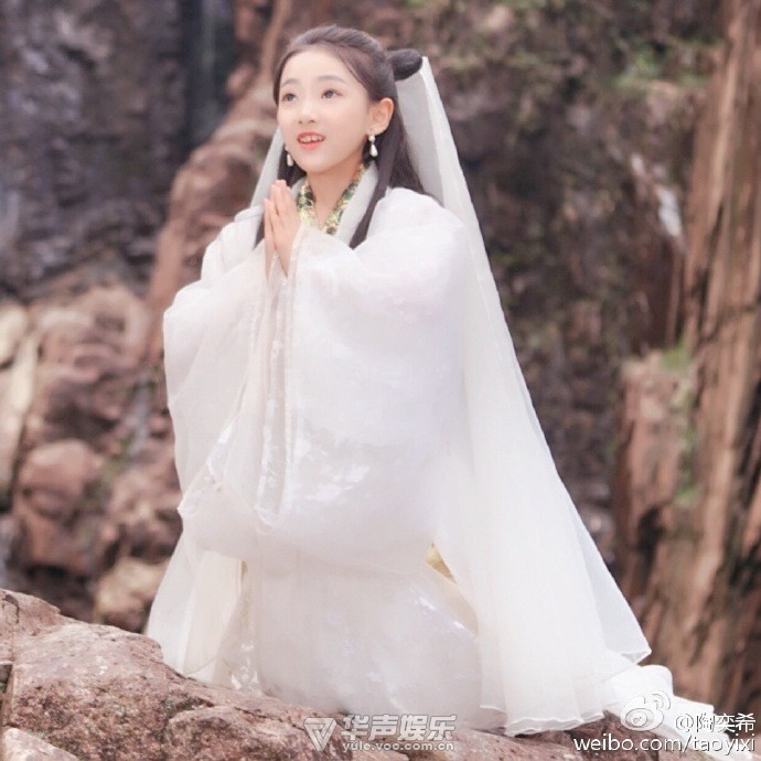 儿童版《白蛇传》大热 小白娘子陶奕希私照曝光