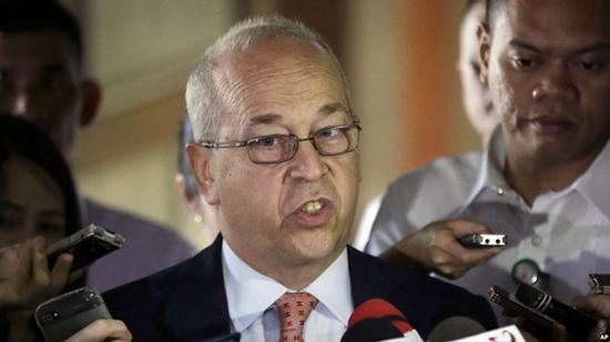 美国助理国务卿拉塞尔接受菲律宾媒体采访