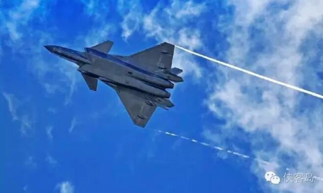厉害了!歼-20亮相!想当年美国还瞧不起呢