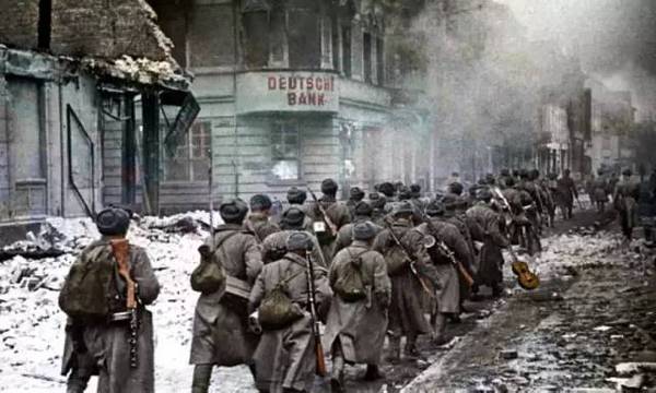 苏联二战上色老照片 重现卫国战争历史瞬间!