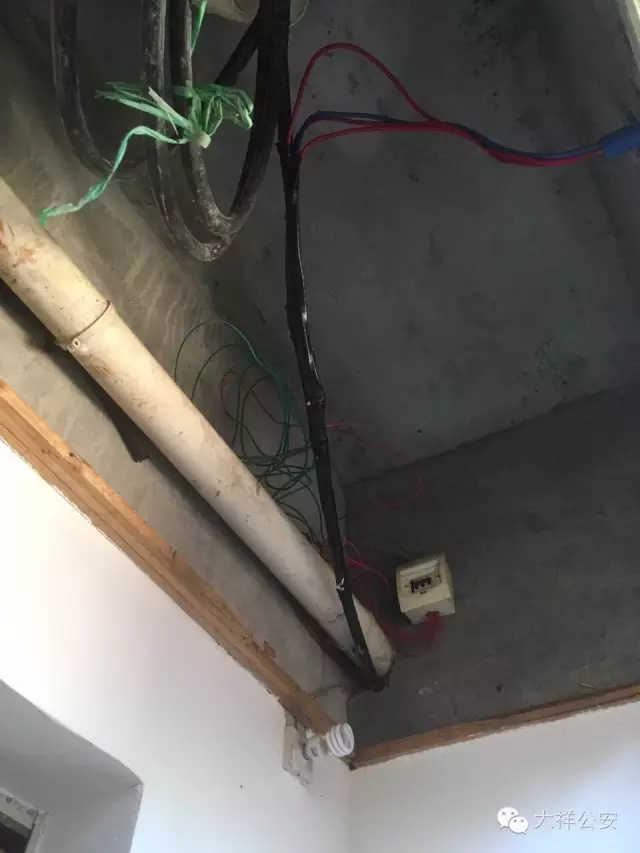 邵阳一网吧偷接线路私改电表 偷电9万余度被查