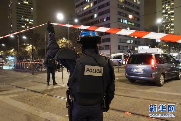 （国际）（3）法国巴黎发生一起持枪入室抢劫案