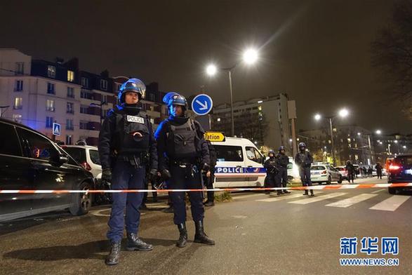 （国际）（2）法国巴黎发生一起持枪入室抢劫案