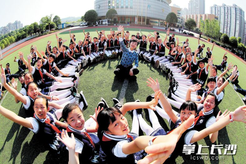 生生皆成才，雨花区孩子们享受家门口的优质教育资源。长沙晚报通讯员 李静 摄