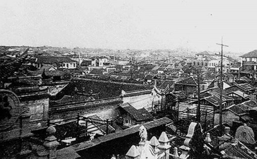 古长沙城北有二门,"湘春门"与"兴汉门".