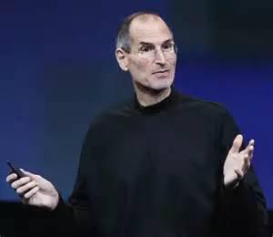 不光如此，风头正旺的安哲秀近日还丑闻不断。