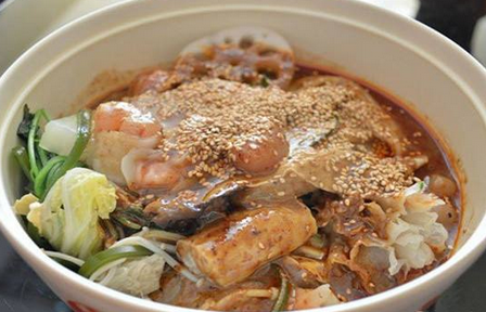 刁四藤椒麻辣烫加盟