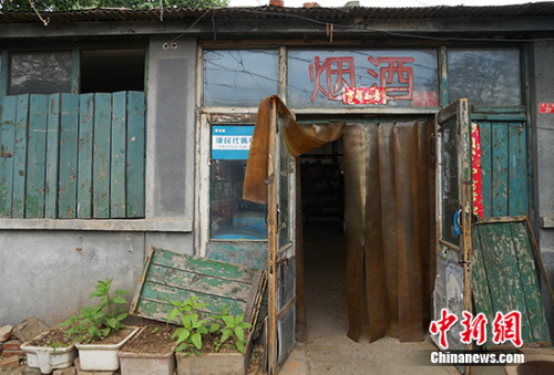 桃杨路副食店外景。<a target='_blank' href='http://www.chinanews.com/' >中新网</a>记者 李卿 摄