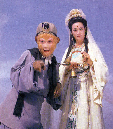 在86版电视连续剧《西游记》中饰演大慈大悲的观世音菩萨,获得广泛