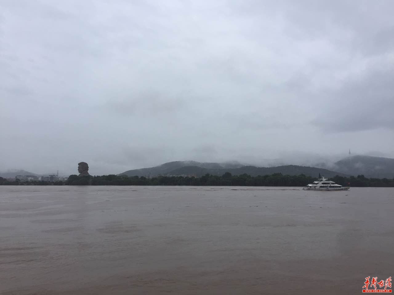 图集丨一夜暴雨！湘江长沙段水位上涨 - 城事 - 新湖南