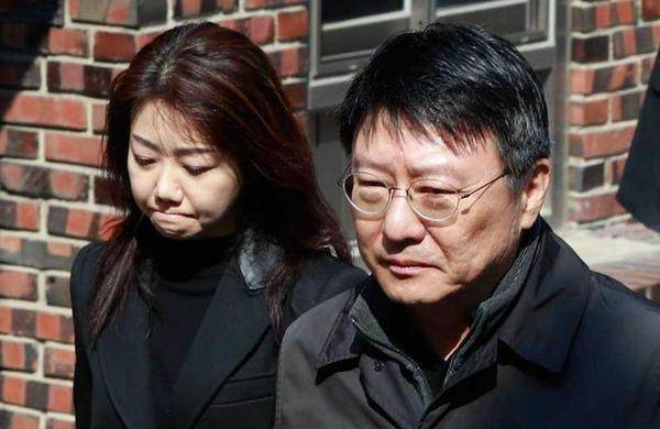 3月30日，朴槿惠弟弟与弟媳特意看望即将受审的朴槿惠