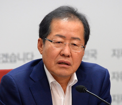 自由韩国党党代表洪准杓