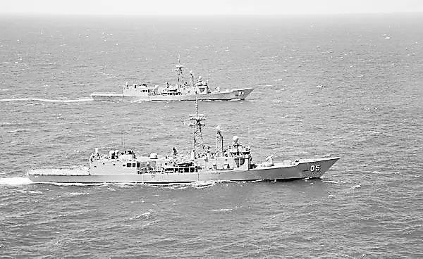 参加印太军演的两艘澳大利亚军舰。