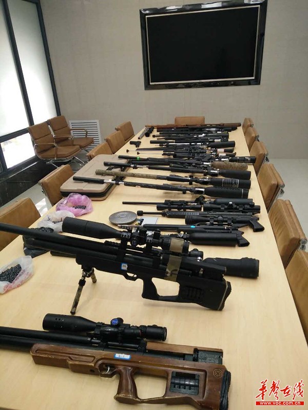 湖南警方破获特大网络贩枪案 涉案人员达210余人
