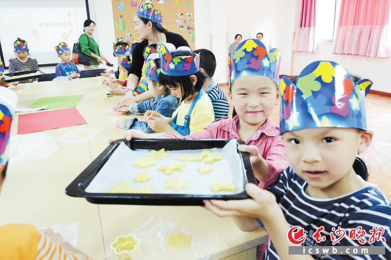 当前,长沙市正力争将小区配套幼儿园全部办成公办或普惠性民办幼儿园,让孩子们就近“上好园”。长沙晚报记者 贺文兵 摄