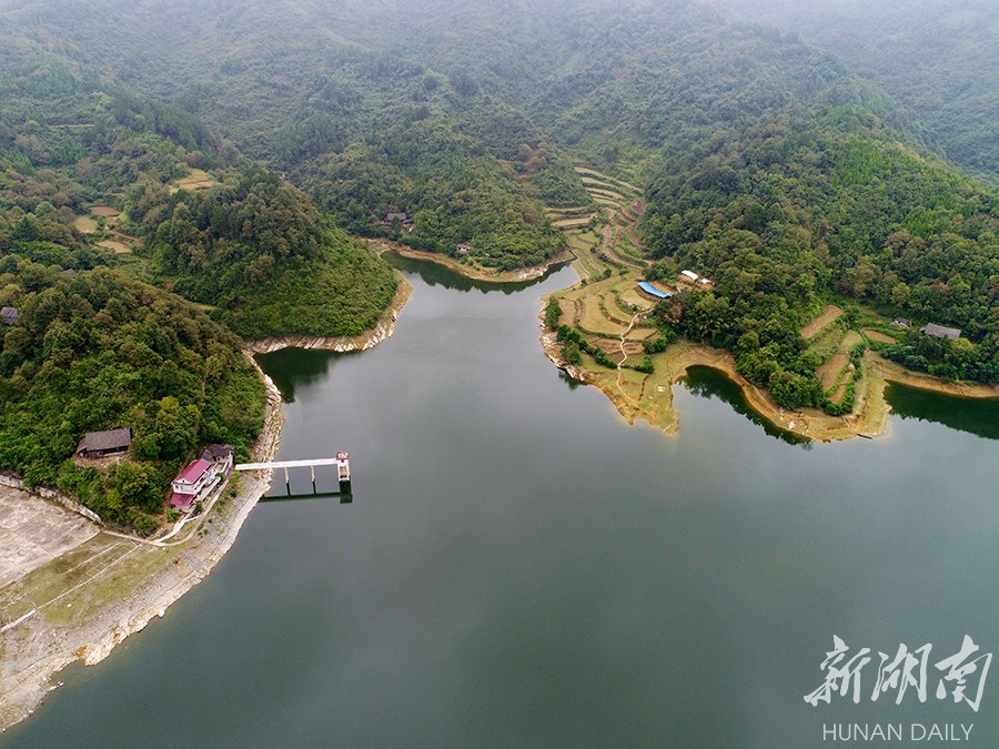 沅陵水库改善引游人