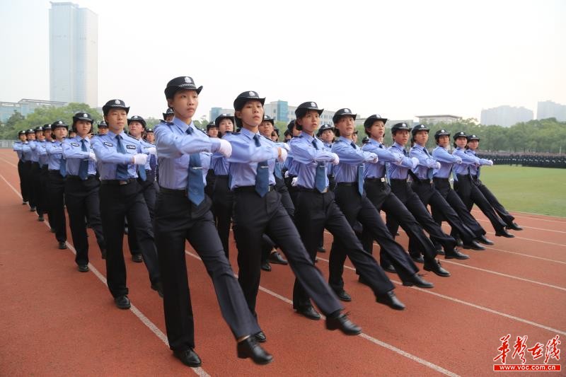 湖南警察学院举行“警营开放日”活动 千人观看军训汇演