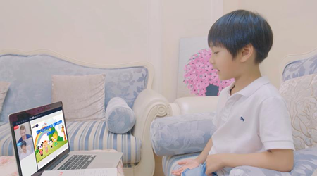 英语圣诞征集令活动落幕 小学员向欧美外教送