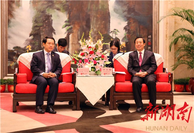 许达哲会见老挝外交部部长沙伦赛 新湖南www.hunanabc.com