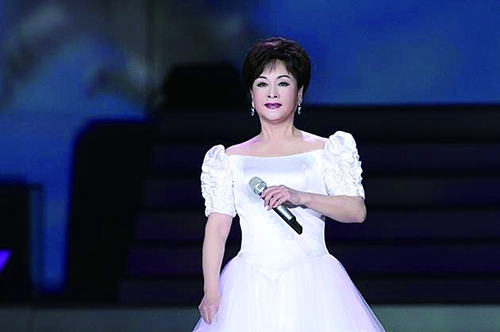 五台晚会同时段打擂台 陪你一起闹元宵