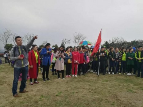 康宝莱与慢客联盟合作举办植树节活动