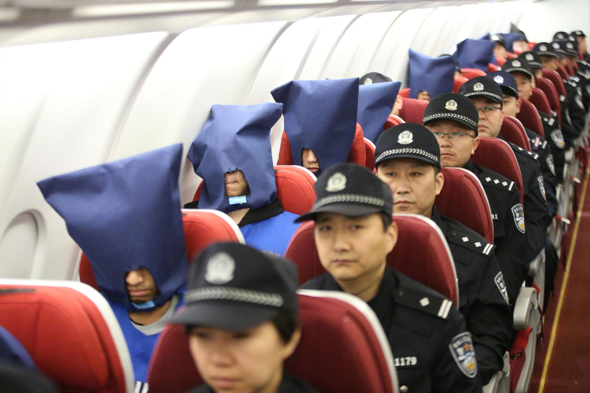 中国警察与人口比例_中国年龄段人口比例图