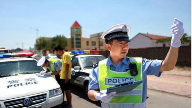 直播回看:您好,请停车检查!直击长沙交警酒驾执法现场