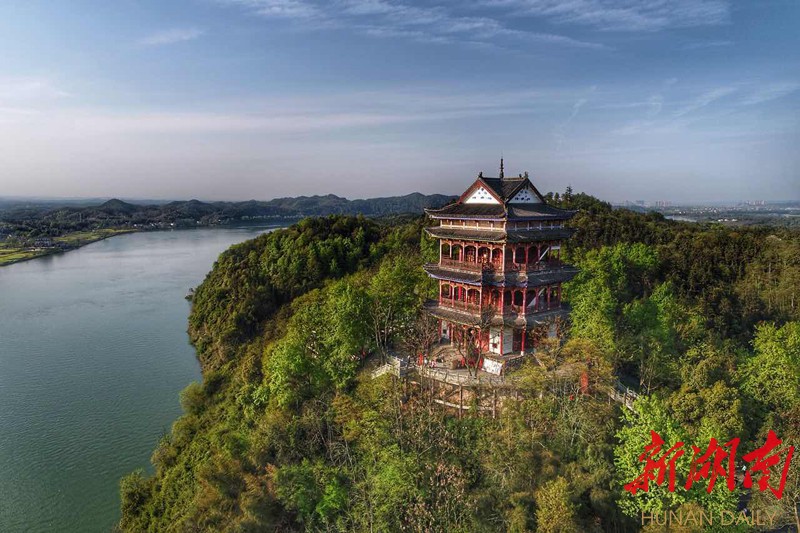 山中有水府阁,桃川宫,天宁碑院三大建筑群落.