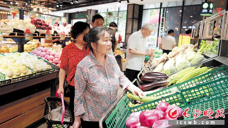 小而精的社区生鲜店在长沙遍地开花。长沙晚报记者 刘捷萍摄
