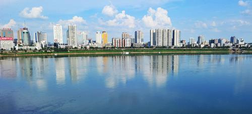 湘江一景 （图片版权所有归株洲日报谭清云所有。）