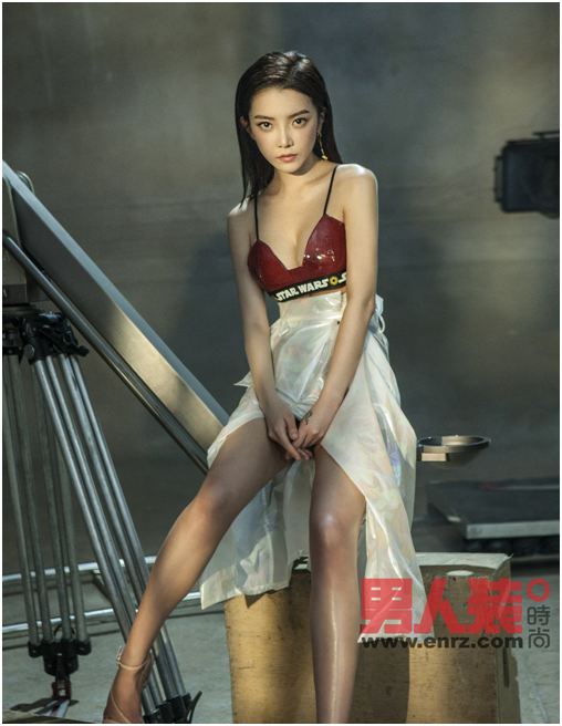 崔阿扎成《男人装》封面女郎"美人鱼"化身拼命三娘印度电影oteri图片