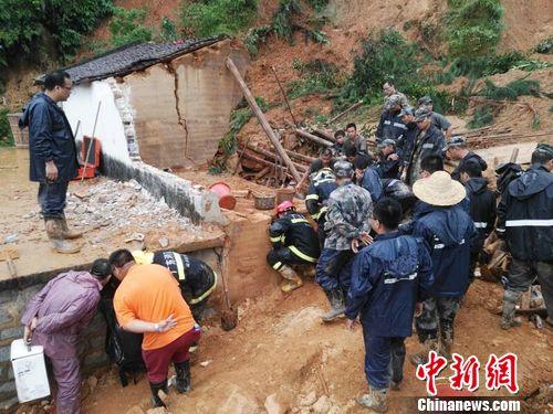 灾情现场。钟欣 摄