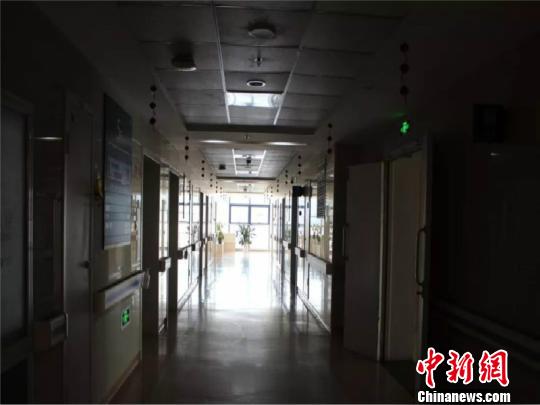 浙江开化一孕妇车上产子的哥超速救人被免于处罚