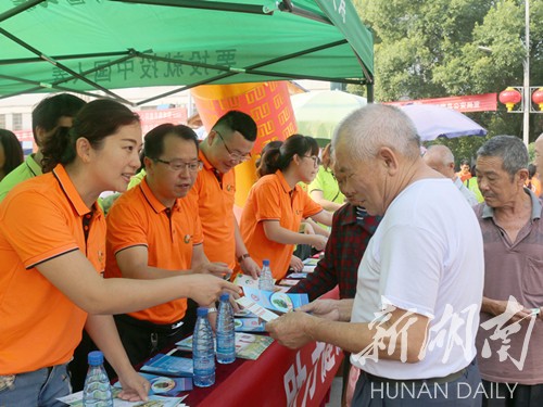 湖南贫困人口_湖南有596 万 贫困 人口 今后 5年 年均让 100万人(2)