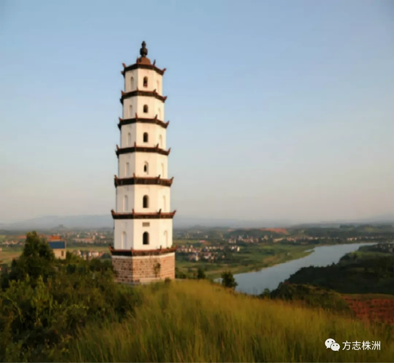 (凌云塔位于攸县与衡东县交界的江桥街道 原鸭塘铺>阴山港,始建于1816