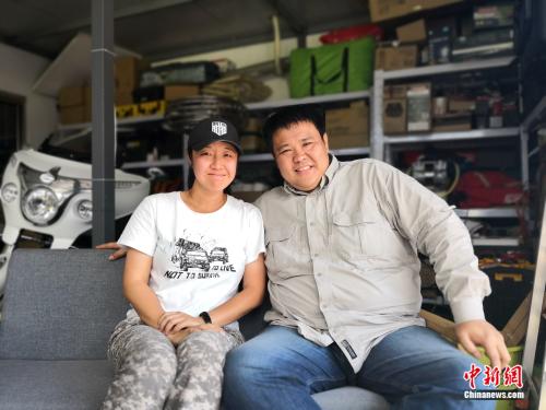 张昕宇和梁红在工作室。袁秀月 摄