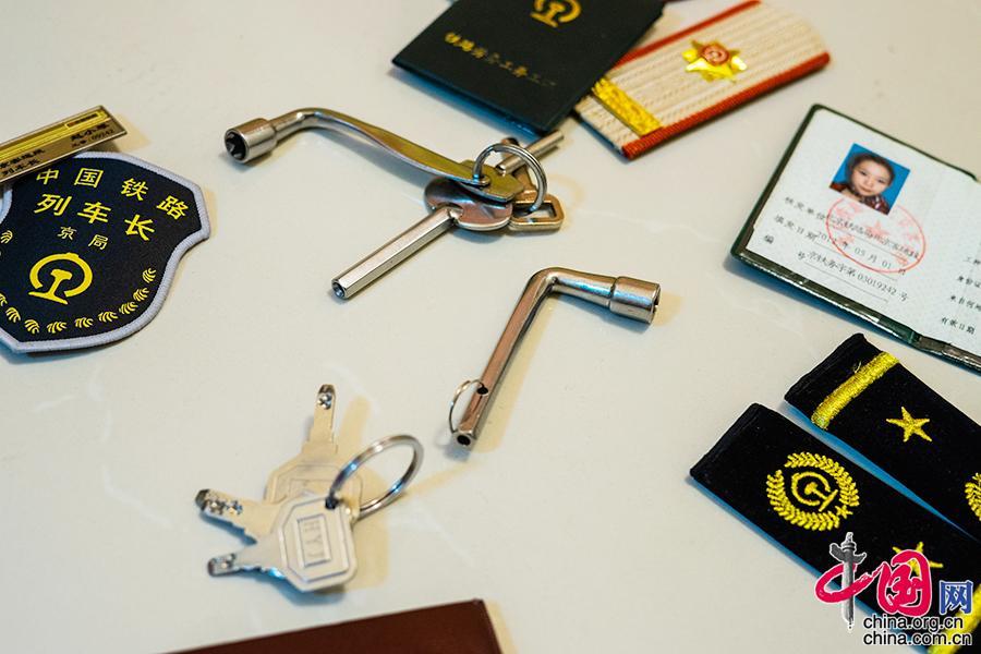 从绿皮车到复兴号 80后列车长见证改革开放下