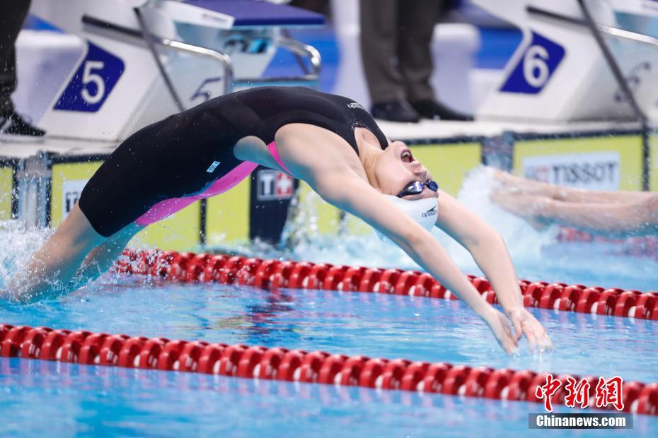 雅加达亚运会：柳雅欣获得女子200米仰泳冠军
