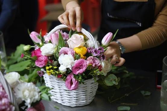 烟台成人插花培训班 澜汇花艺打造现代花艺师的摇篮