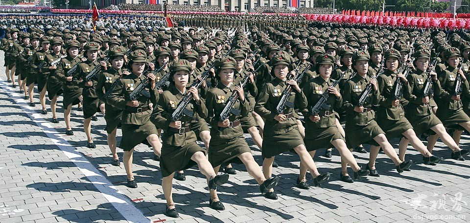 朝鲜举行阅兵集会庆祝建国70周年