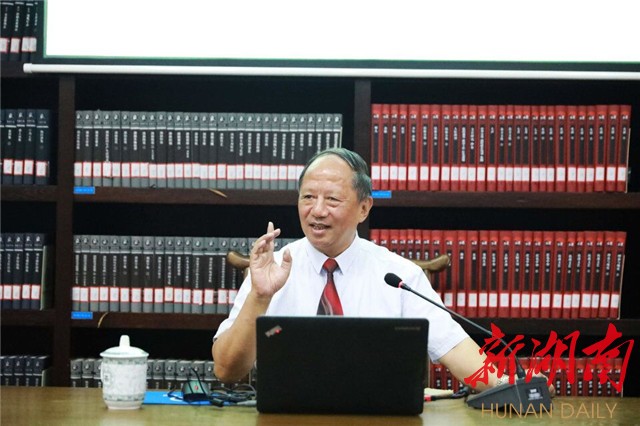 48年见证25颗返回式卫星研制 返回式卫星总工程师唐伯昶回家乡分享