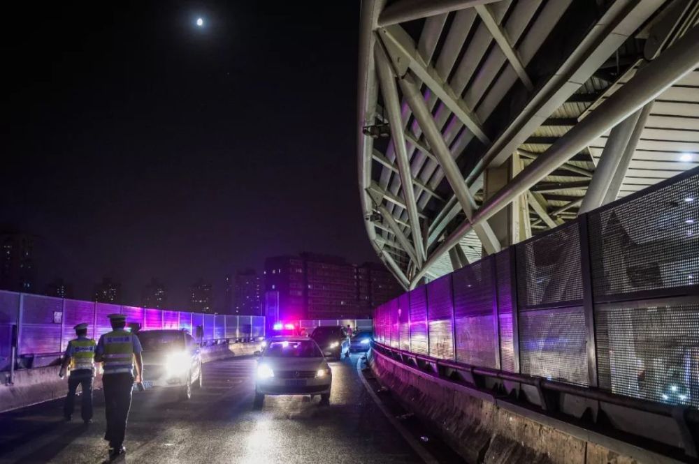 10月6日、7日北京南站西站地铁末班车延长